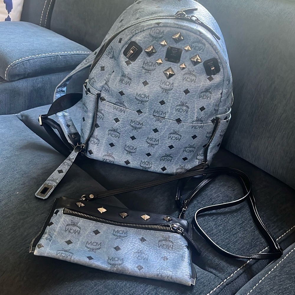 MCM Medium backpack two in one. Crossbody bag attached